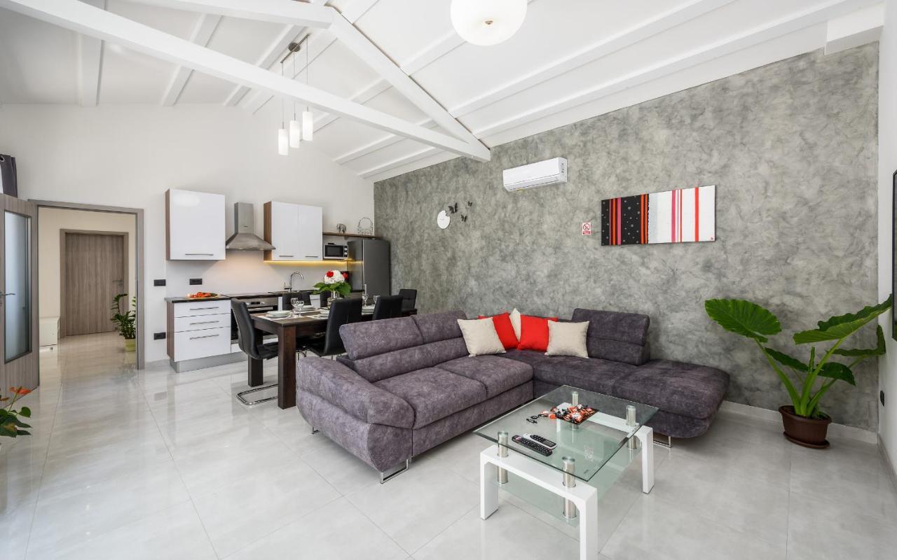 Villa Desapemani Žminj エクステリア 写真
