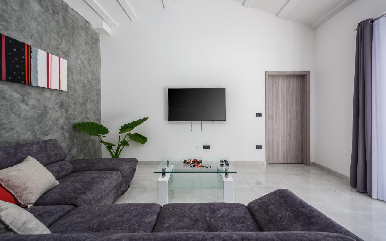 Villa Desapemani Žminj エクステリア 写真